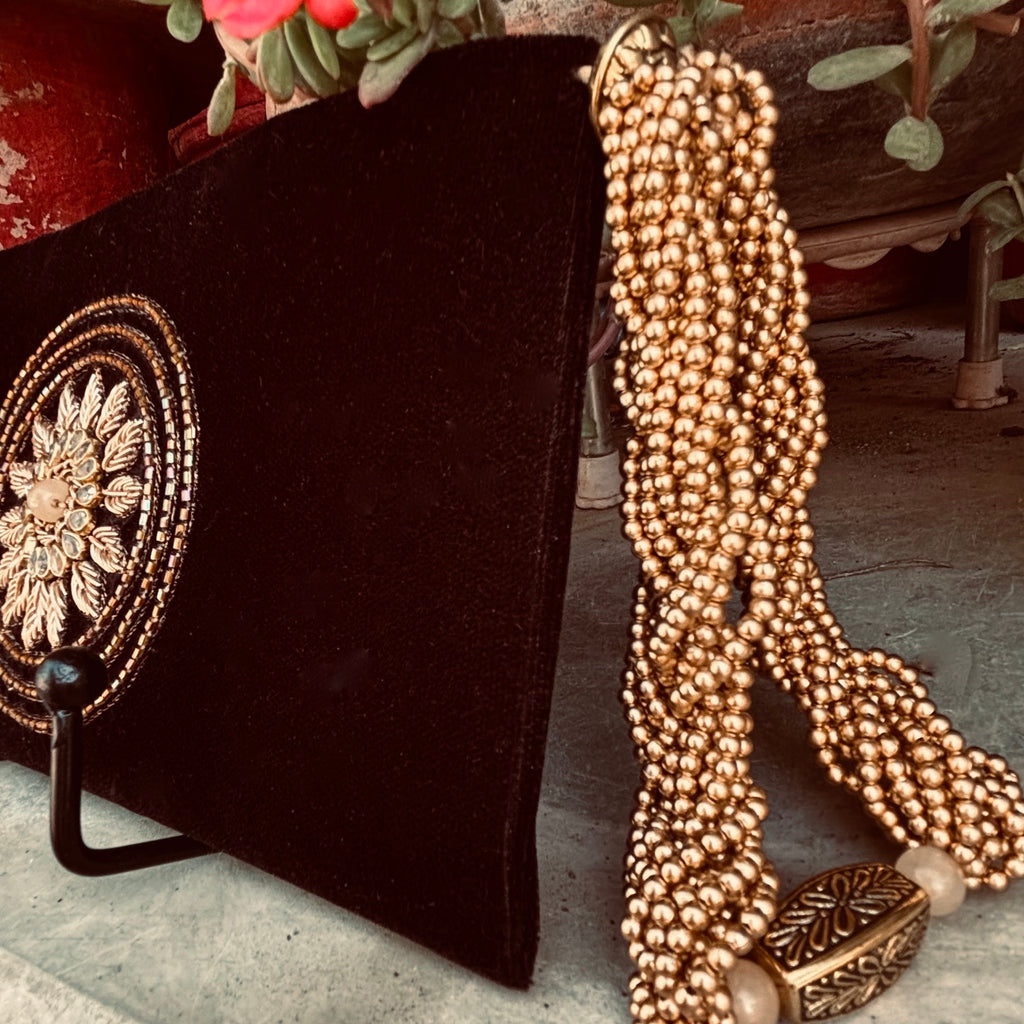 Black Velvet Zardozi Motif Wristlet