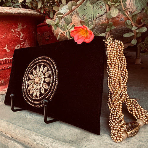 Black Velvet Zardozi Motif Wristlet